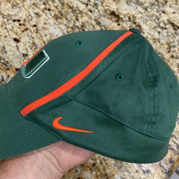 Miami Hurricanes hat - Picture 4 of 7